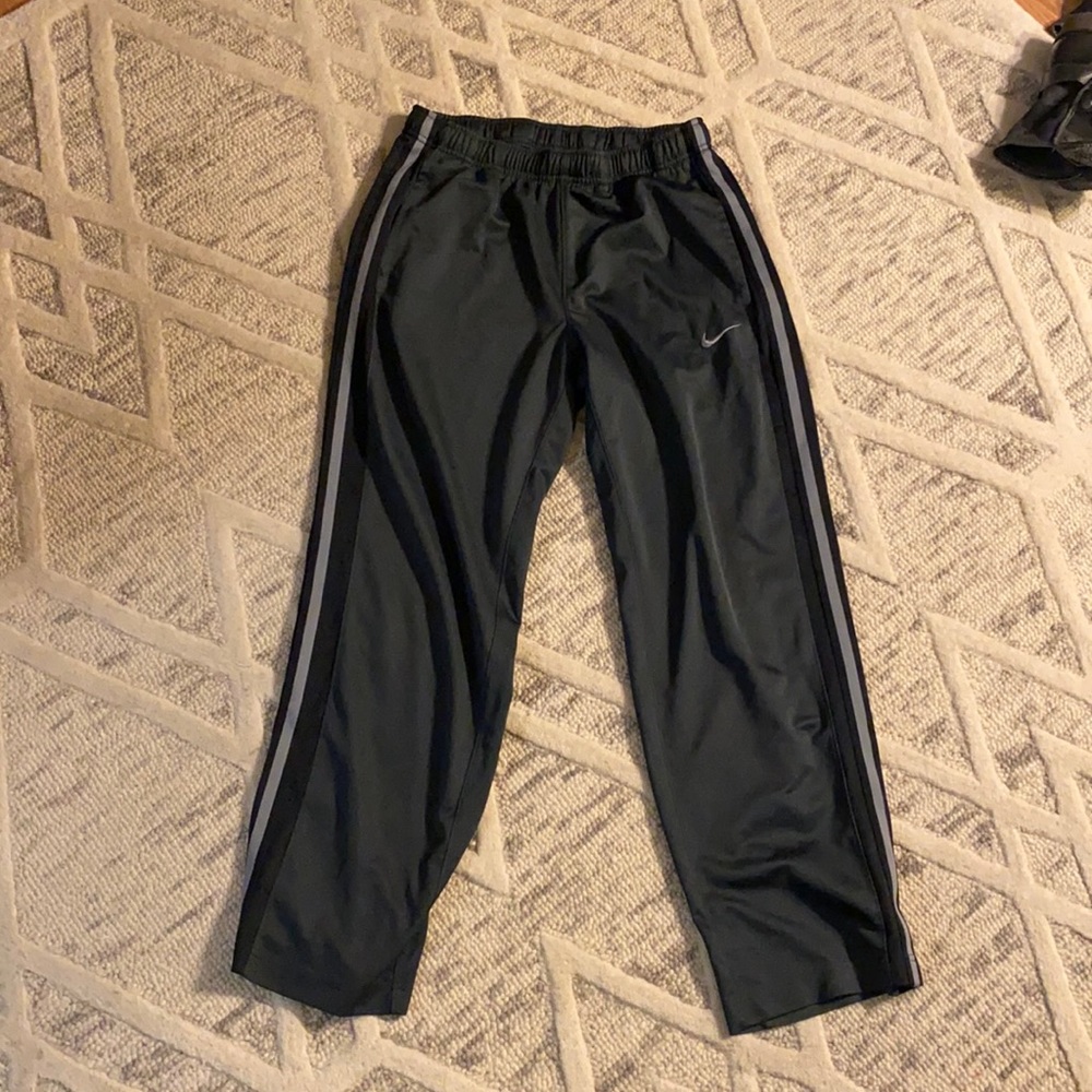 Nike men’s joggers size medium